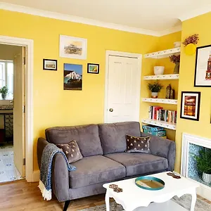 the-bee-house-brighton-a-holiday-home-by-the-sea.brighton-hotels-england.com/